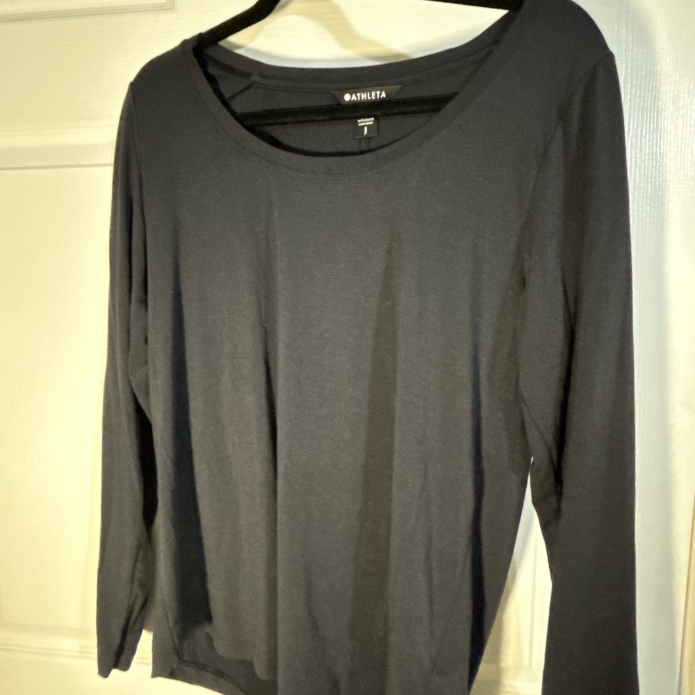 Athleta Long Sleeve Scoop Neck Tee in Black